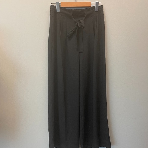 NWOT DR2 Flowy Pantsuit - Picture 2 of 5